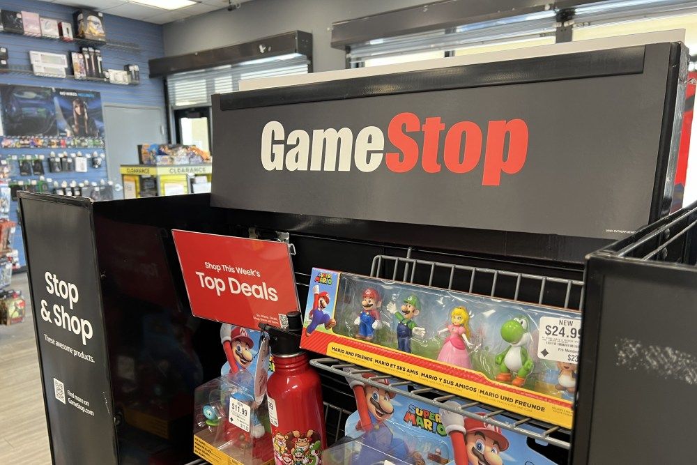 GameStop bids for eBay